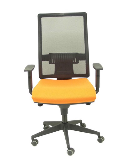 Modelo Horna - Silla de oficina ergonómica con mecanismo sincro y regulable en altura - Respaldo alto de malla transpirable y asiento tapizado en tejido BALI color naranja