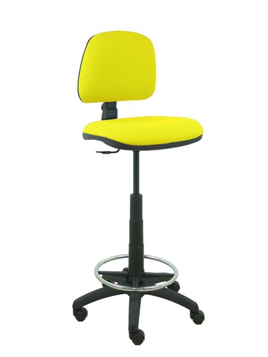 Modelo Isso - Taburete ergonómico giratorio y regulable en altura con aro reposapiés cromado (INCLUIDO)  Asiento y respaldo tapizados en tejido bali color amarillo.