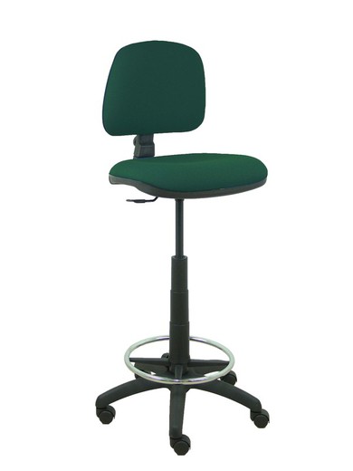 Modelo Isso - Taburete ergonómico giratorio y regulable en altura con aro reposapiés cromado (INCLUIDO)  Asiento y respaldo tapizados en tejido bali color verde botella.