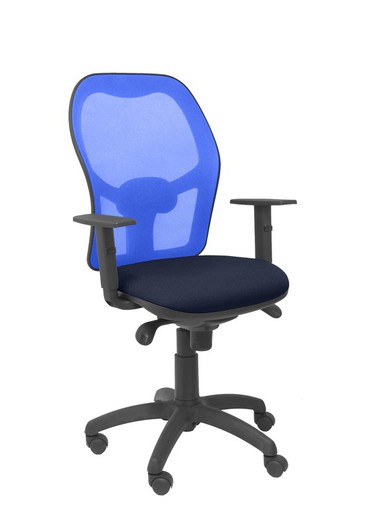 Modelo Jorquera - Silla de oficina ergonómica con mecanismo sincro, brazos regulables y ajustable en altura - Respaldo de malla transpirable en color azul y asiento tapizados en tejido BALI color azul marino