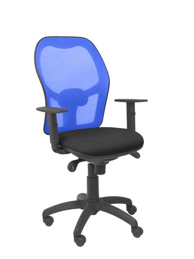 Modelo Jorquera - Silla de oficina ergonómica con mecanismo sincro, brazos regulables y ajustable en altura - Respaldo de malla transpirable en color azul y asiento tapizados en tejido BALI color negro