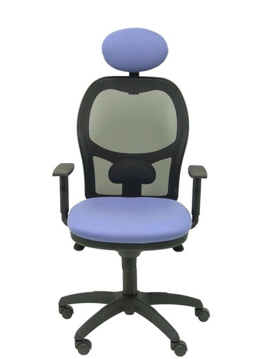 Modelo Jorquera - Silla de oficina ergonómica con mecanismo sincro, brazos regulables y ajustable en altura  Respaldo de malla transpirable en color negro y asiento tapizados en tejido BALI color azul claro (CON CABECERO)