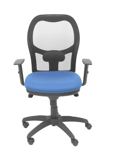 Modelo Jorquera - Silla de oficina ergonómica con mecanismo sincro, brazos regulables y ajustable en altura - Respaldo de malla transpirable en color negro y asiento tapizados en tejido BALI color azul marino