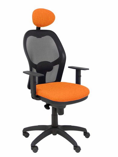 Modelo Jorquera - Silla de oficina ergonómica con mecanismo sincro, brazos regulables y ajustable en altura  Respaldo de malla transpirable en color negro y asiento tapizados en tejido BALI color naranja (CON CABECERO)