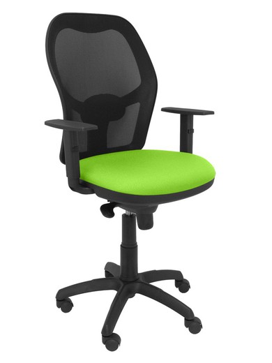 Modelo Jorquera - Silla de oficina ergonómica con mecanismo sincro, brazos regulables y ajustable en altura - Respaldo de malla transpirable en color negro y asiento tapizados en tejido BALI color pistacho