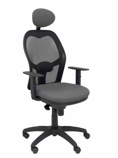 Modelo Jorquera  Silla de oficina ergonómica con mecanismo sincro, brazos regulables y ajustable en altura  Respaldo de malla transpirable en color negro y asiento tapizados en tejido BALI color verde (CON CABECERO FIJO)