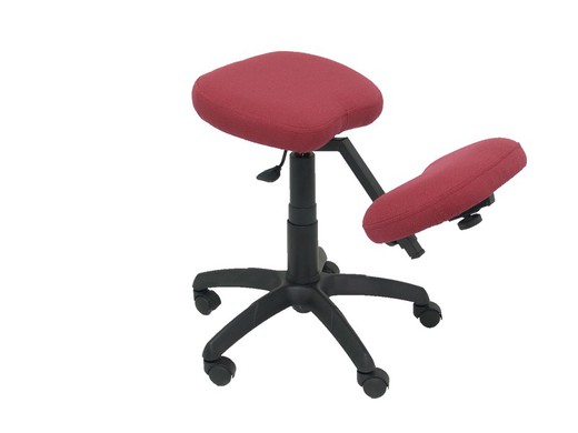 Modelo Lietor - Taburete de oficina ergonómico giratorio y regulable en altura - Asiento tapizado en tejido BALI color granate (RODILLERA REGULABLE)