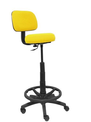 Modelo Llanos Taburete - Taburete ergonómico con mecanismo de contacto lama, regulable en altura y aro reposapiés - Asiento y respaldo tapizados en tejido bali color amarillo.