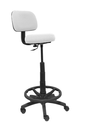 Modelo Llanos Taburete - Taburete ergonómico con mecanismo de contacto lama, regulable en altura y aro reposapiés - Asiento y respaldo tapizados en tejido bali color blanco.