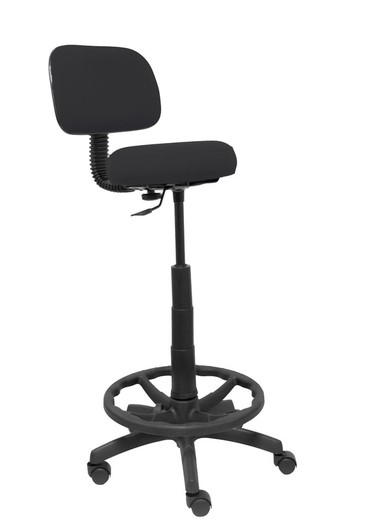 Modelo Llanos Taburete - Taburete ergonómico con mecanismo de contacto lama, regulable en altura y aro reposapiés - Asiento y respaldo tapizados en tejido bali color negro.