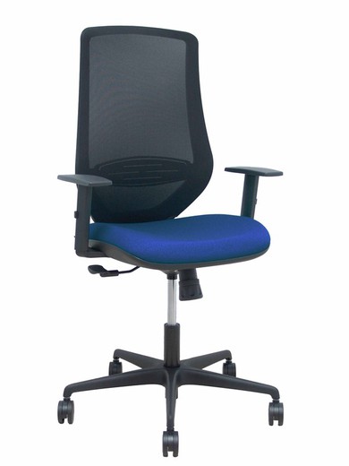 Modelo Mardos - Silla de oficina ergonómica con mecanismo sincro, brazos regulables y ajustable en altura - Respaldo de malla transpirable en color negro y asiento tapizados en tejido BALI color azul marino.