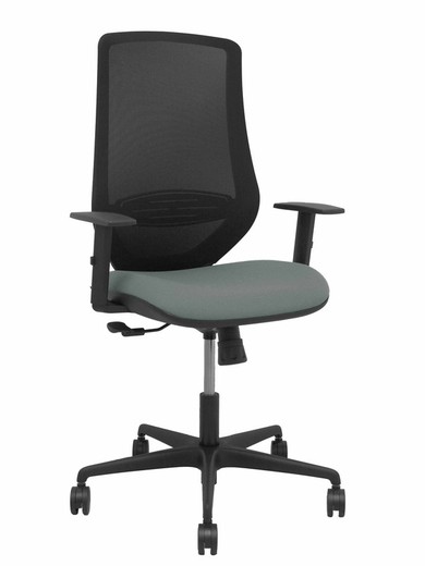 Modelo Mardos - Silla de oficina ergonómica con mecanismo sincro, brazos regulables y ajustable en altura - Respaldo de malla transpirable en color negro y asiento tapizados en tejido BALI color gris.