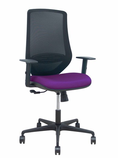 Modelo Mardos - Silla de oficina ergonómica con mecanismo sincro, brazos regulables y ajustable en altura - Respaldo de malla transpirable en color negro y asiento tapizados en tejido BALI color morado.