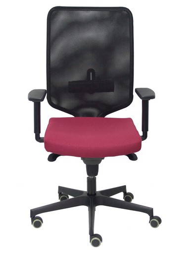 Modelo Ossa Negra - Silla de Oficina ergonómica con mecanismo sincro y regulable en altura - Respaldo de malla en color negro y asiento tapizado en tejido BALI color granate