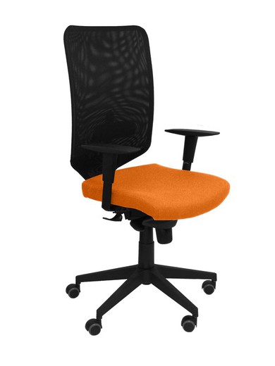 Modelo Ossa Negra - Silla de Oficina ergonómica con mecanismo sincro y regulable en altura - Respaldo de malla en color negro y asiento tapizado en tejido BALI color naranja