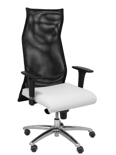 Modelo Sahuco. Sillón de dirección ergonómico con mecanismo sincro y regulable en altura  Respaldo de malla transpirable y asiento tapizados en similpiel color blanco.