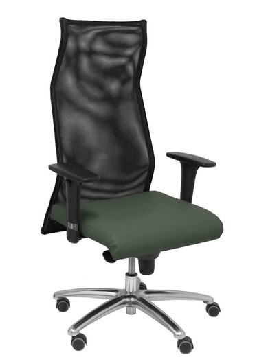 Modelo Sahuco. Sillón de dirección ergonómico con mecanismo sincro y regulable en altura  Respaldo de malla transpirable y asiento tapizados en similpiel color gris oscuro.