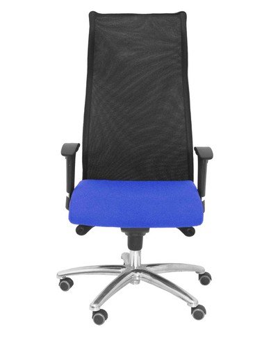 Modelo Sahuco - Sillón de dirección ergonómico con mecanismo sincro y regulable en altura - Respaldo de malla transpirable y asiento tapizados en tejido BALI color azul