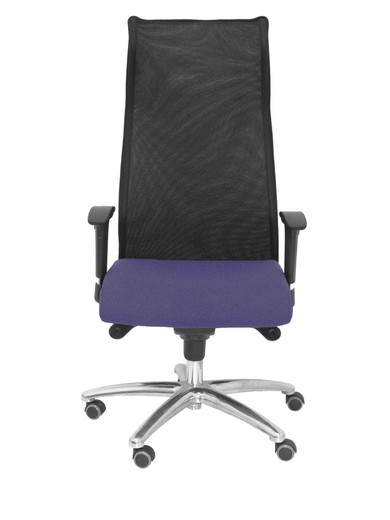 Modelo Sahuco - Sillón de dirección ergonómico con mecanismo sincro y regulable en altura - Respaldo de malla transpirable y asiento tapizados en tejido BALI color azul claro