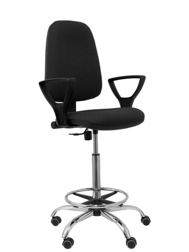 Modelo Sierra CP - Taburete ergonómico con mecanismo de contacto permanente y asiento regulable en altura - Asiento y respaldo tapizado en tejido BALI color negro (BRAZOS FIJOS INCLUIDOS)