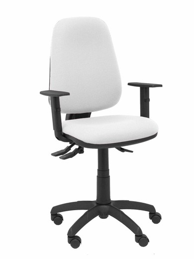 Modelo Sierra S - Silla de oficina ergonómica con mecanismo asincro y regulable en altura - Asiento y tejido tapizado en tejido BALI color blanco. Base de poliamida en color negro. (BRAZOS REGULABLES INCLUIDOS)