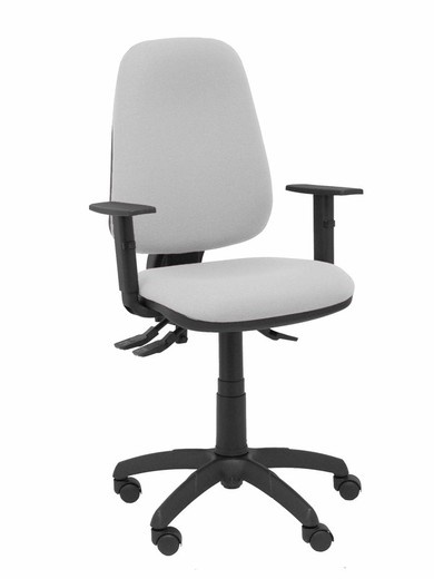 Modelo Sierra S - Silla de oficina ergonómica con mecanismo asincro y regulable en altura - Asiento y tejido tapizado en tejido BALI color gris claro. Base de poliamida en color negro. (BRAZOS REGULABLES INCLUIDOS)