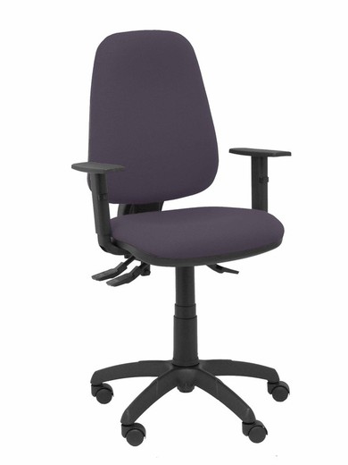 Modelo Sierra S - Silla de oficina ergonómica con mecanismo asincro y regulable en altura - Asiento y tejido tapizado en tejido BALI color gris oscuro. Base de poliamida en color negro. (BRAZOS REGULABLES INCLUIDOS)