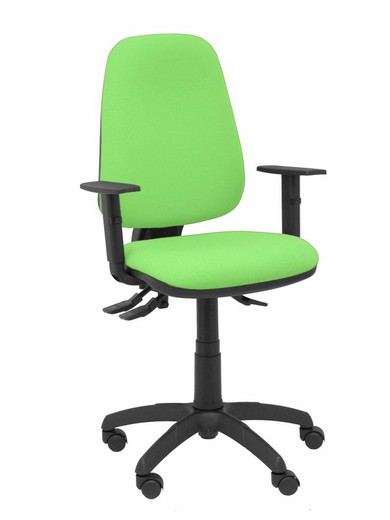 Modelo Sierra S - Silla de oficina ergonómica con mecanismo asincro y regulable en altura - Asiento y tejido tapizado en tejido BALI color pistacho. Base de poliamida en color negro. (BRAZOS REGULABLES INCLUIDOS)