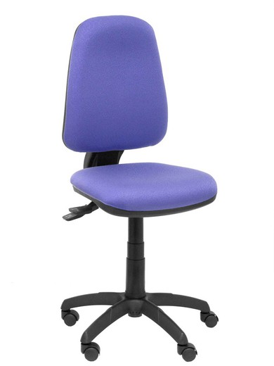 Modelo Sierra S - Silla de oficina ergonómica con mecanismo asincro y regulable en altura. Base de poliamida de color negro - Asiento y respaldo tapizados en tejido BALI color azul claro.