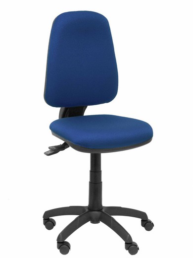 Modelo Sierra S - Silla de oficina ergonómica con mecanismo asincro y regulable en altura. Base de poliamida de color negro - Asiento y respaldo tapizados en tejido BALI color azul marino.