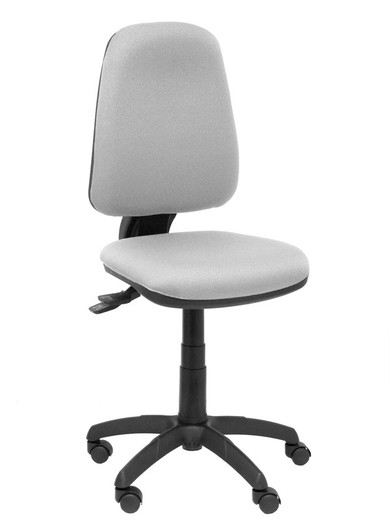 Modelo Sierra S - Silla de oficina ergonómica con mecanismo asincro y regulable en altura. Base de poliamida de color negro - Asiento y respaldo tapizados en tejido BALI color gris claro.