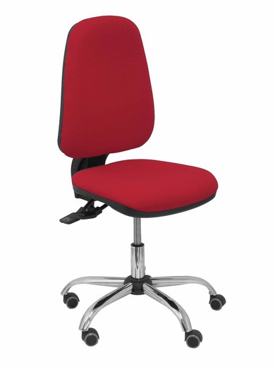 Modelo Sierra - Silla de oficina ergonómica con mecanismo asincro y regulable en altura. Asiento y tejido tapizado en tejido BALI color granate