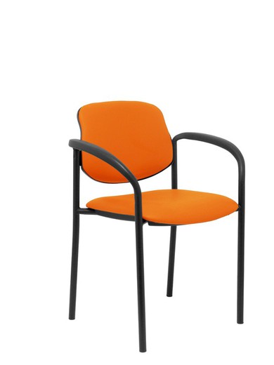 Modelo Styl - Silla confidente de 4 patas, con brazos y estructrua negra - Asiento y respaldo tapizados en tejido similpiel naranja