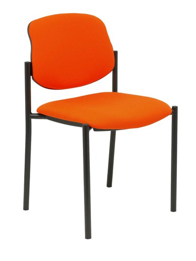 Modelo Styl - Silla confidente de 4 patas y estructrua negra - Asiento y respaldo tapizados en tejido BALI color naranja oscuro.