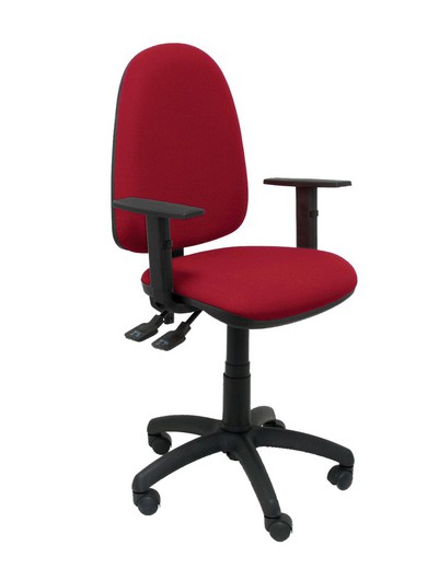 Modelo Tribaldos - Silla de oficina con mecanismo de contacto permanente de doble maneta y regulable en altura - Asiento y respaldo tapizados en tejido BALI color granate (BRAZOS REGULABLES INCLUIDOS)