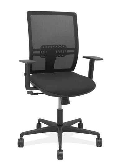 Modelo Yunquera - Silla de oficina ergonómica con mecanismo sincro, brazos regulables y ajustable en altura - Respaldo de malla transpirable en color negro y asiento tapizados en tejido BALI color negro