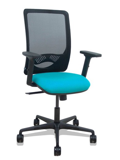 Modelo Zulema - Silla de oficina ergonómica con mecanismo sincro, brazos 2D- Respaldo de malla transpirable en color negro y asiento tapizados en tejido BALI color turquesa. Ruedas de nailon de 65mm