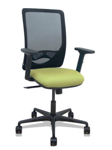 Modelo Zulema - Silla de oficina ergonómica con mecanismo sincro, brazos 2D- Respaldo de malla transpirable en color negro y asiento tapizados en tejido BALI color verde oliva. Ruedas de nailon de 65mm