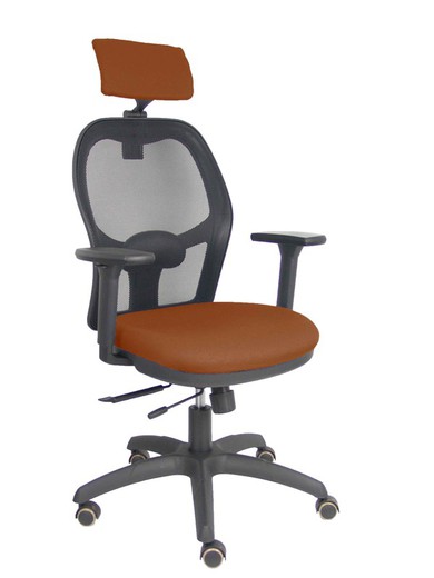 Silla con sistema traslack con malla negra y asiento bali marrón con brazos 3D, cabecero regulable