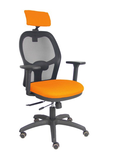 Silla con sistema traslack con malla negra y asiento bali naranja con brazos 3D, cabecero regulable