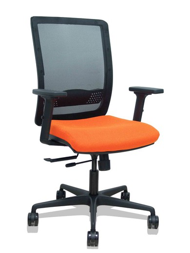 Silla de oficina ergonómica con mecanismo sincro con traslack, brazos regulables en 2D y ajustable en altura