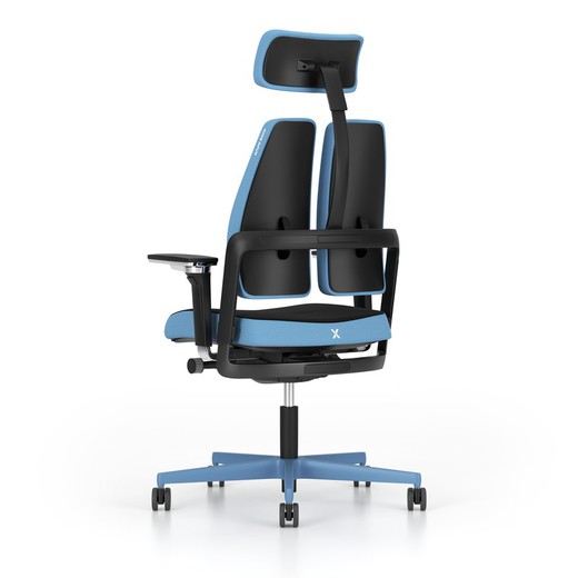 Silla gaming de alto diseño, con mecanismo X-MOVE en el respaldo, con laterales en color AZUL y brazos regulables XD.