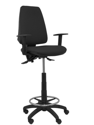 Taburete de oficina ergonómico con mecanismo asincro y regulable en altura color negro