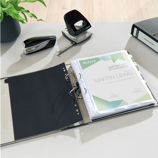 Pilnik Leitz z neutralną dźwignią CO2. Marmurkowy karton. 180 stopni. DIN A4. Grzbiet 52 mm. czarny