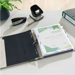 CO2-neutraler Aktenordner von Leitz. Marmorierter Karton. 180º. DIN A4. Rücken 52 mm, grün