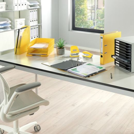 Pilnik Leitz z neutralną dźwignią CO2. Marmurkowy karton. 180 stopni. DIN A4. Grzbiet 80 mm, żółty