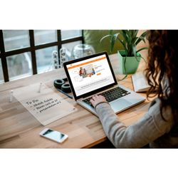 Nobo A4 schräger Acryl-Schreibblock, transparent