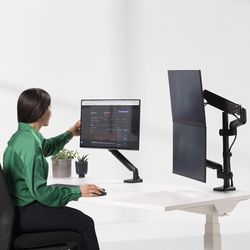 Vertikaler Dual-Monitorarm der Platinum Series™