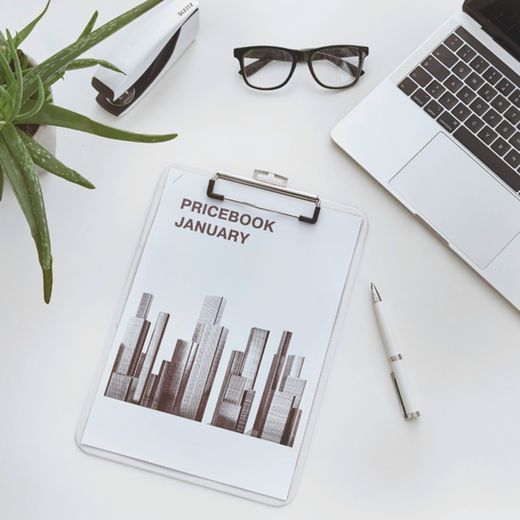 Cartella WOW con clip in metallo. Prodotto in PS. DIN A4, bianco