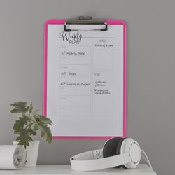 WOW folder with metal clip. Made in PS. DIN A4, fuchsia